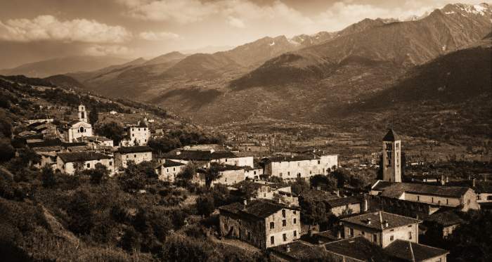 Cartolina d'epoca: veduta panoramica di Ponte in Valtellina - la Gesa in int